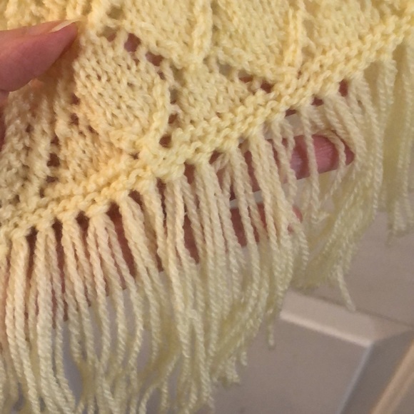 Beautiful Yellow Shawl🥳HP🥳 - Picture 7 of 7